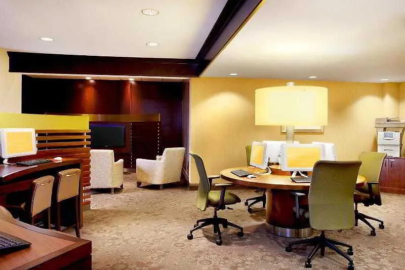 Le Centre Sheraton Montreal Hotel 4*,