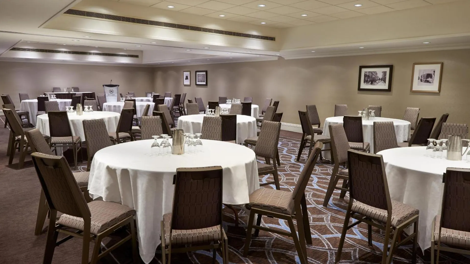 Le Centre Sheraton Montreal Hotel