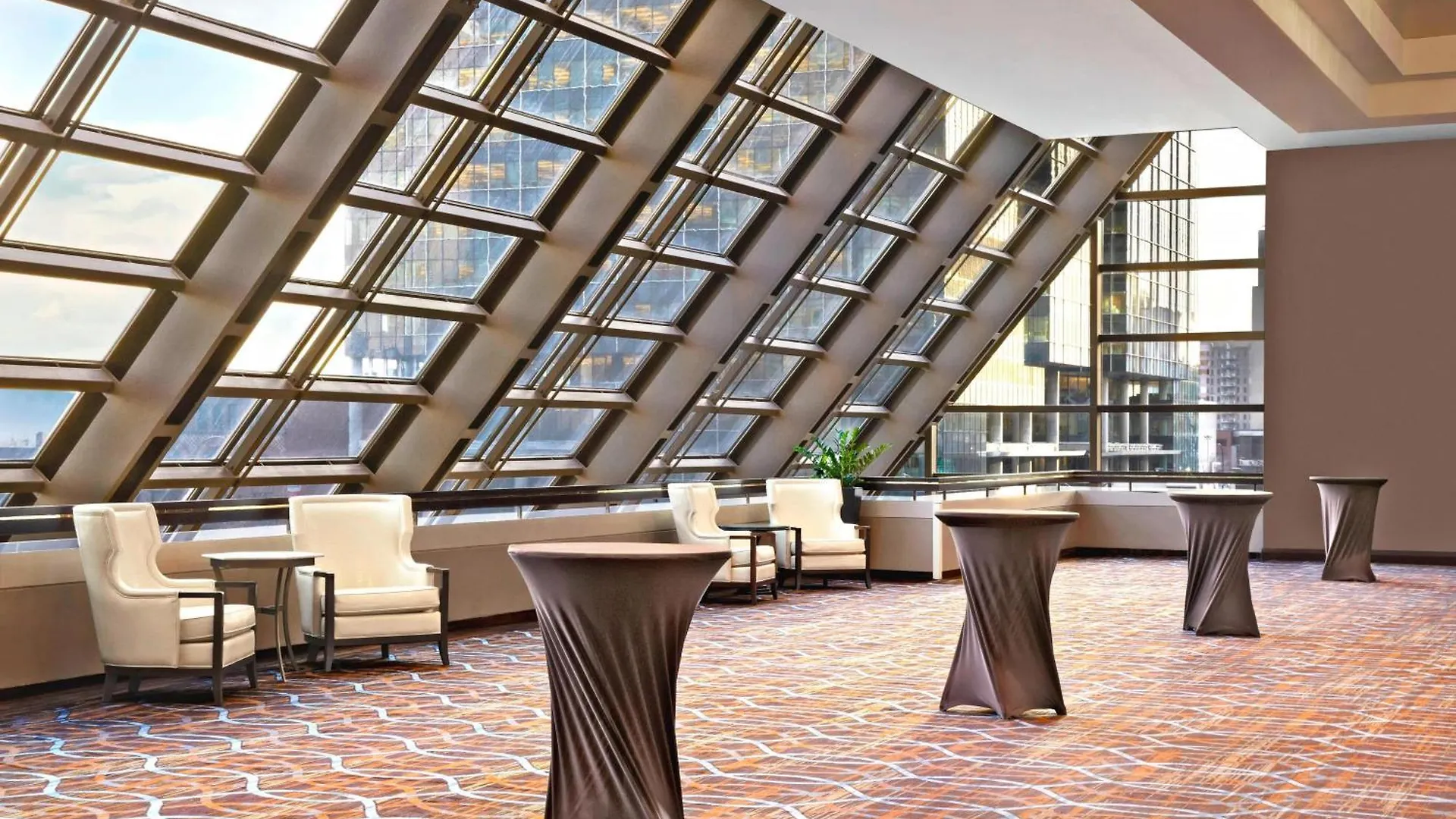 Le Centre Sheraton Montreal Hotel